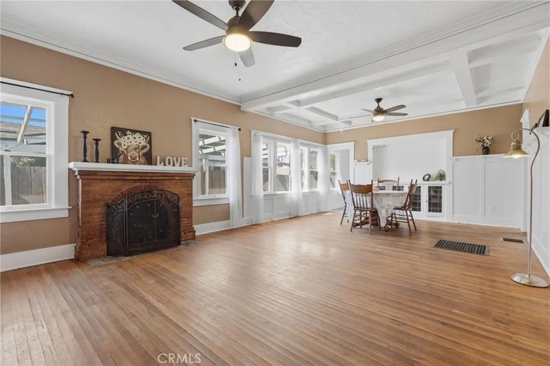 1353 N Wilson