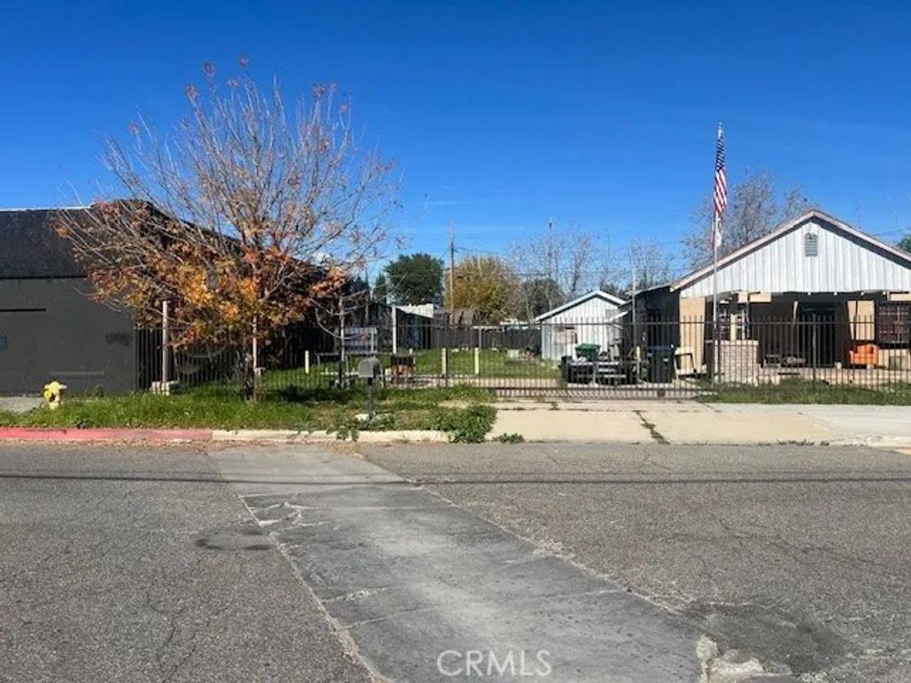 Photo of 165 E O St, Colton, CA 92324 (MLS # DW26011710)