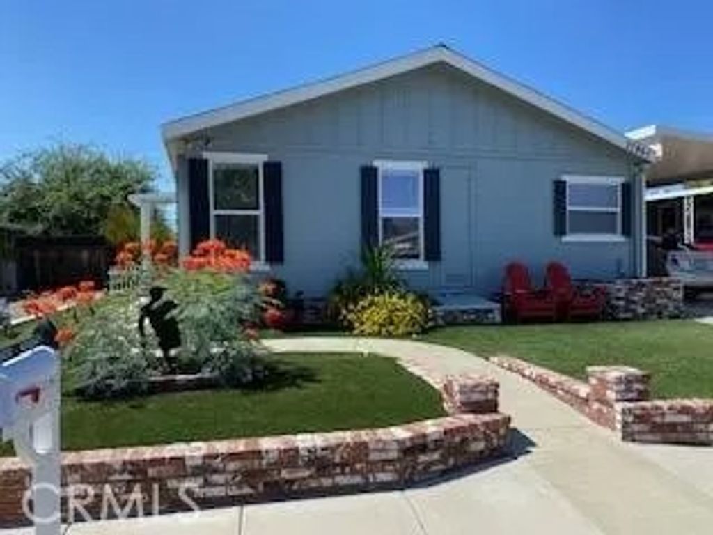 Photo of 37967 Via La Colina, Murrieta, CA 92563 (MLS # SW26034277)