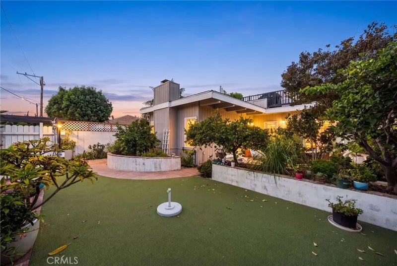 676 Glenneyre Street