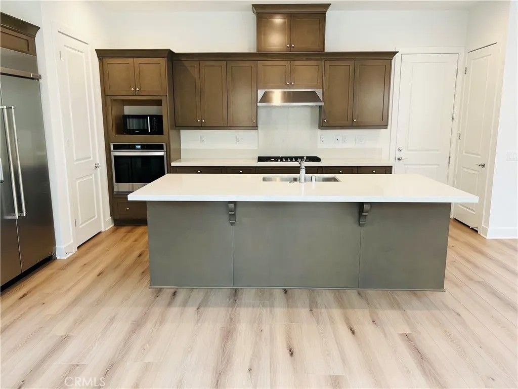 Photo of 28526 Damson Ln, Saugus, CA 91350 (MLS # AR25271150)