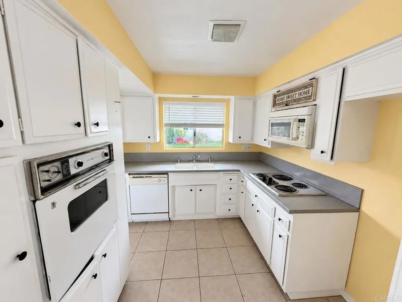 3615 Vista Bella 24