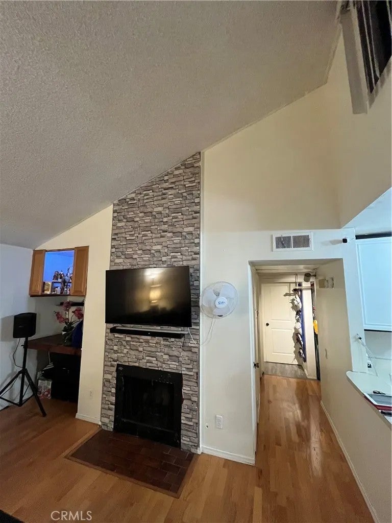 9600 Van Nuys 210