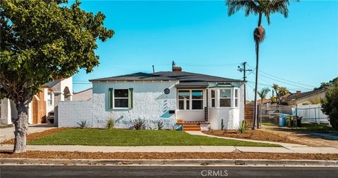 Photo of 10640 S Gramercy Pl, Los Angeles, CA 90047 (MLS # WS25275313)