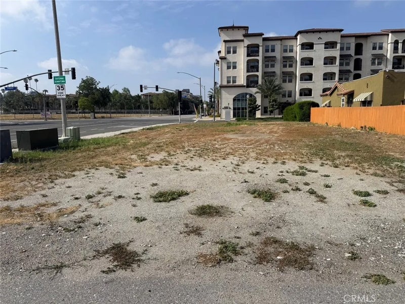 3071 Market