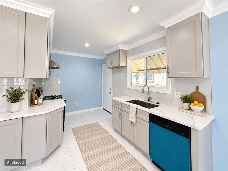 1833 S Chapel