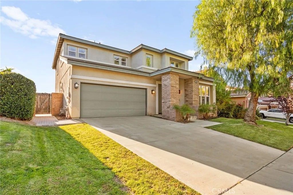 Photo of 11952 E Lake Dr, Yucaipa, CA 92399 (MLS # IV25258831)