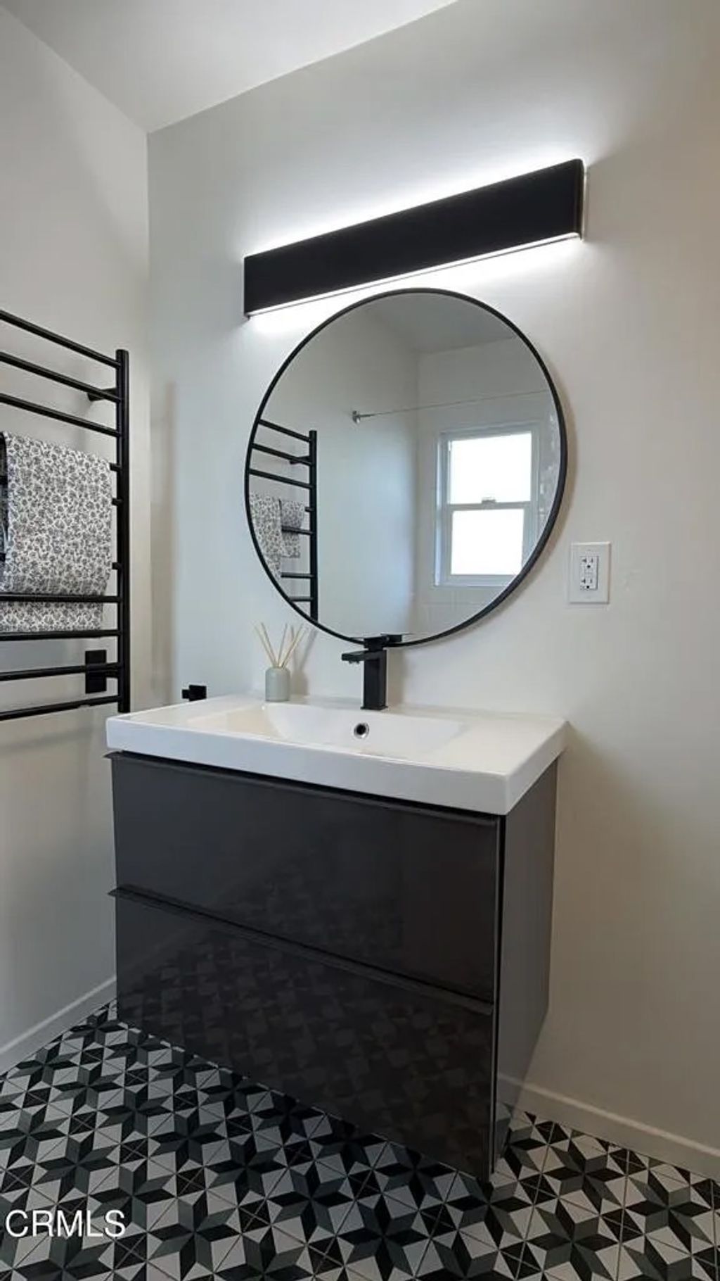 Photo of 4935 Coral Way, Oxnard, CA 93035 (MLS # V1-36204)