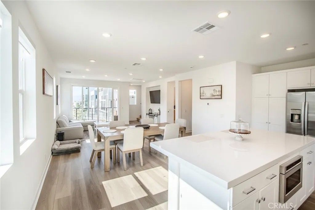 Photo of 26857 Laurel Mountain Loop, Valencia, CA 91381 (MLS # SR26070475)