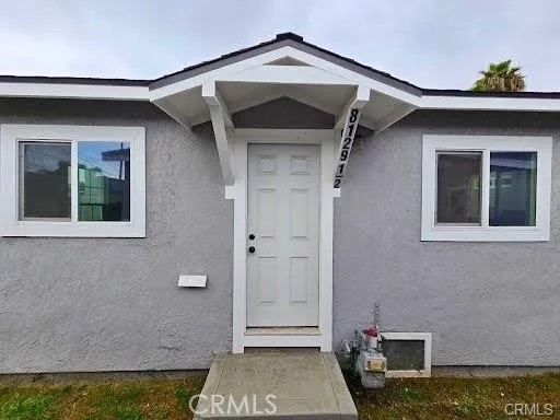8129 S Hoover