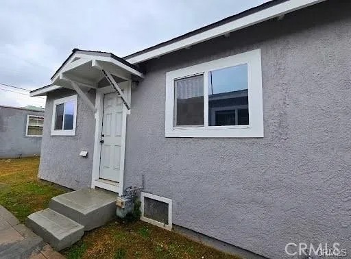 8129 S Hoover
