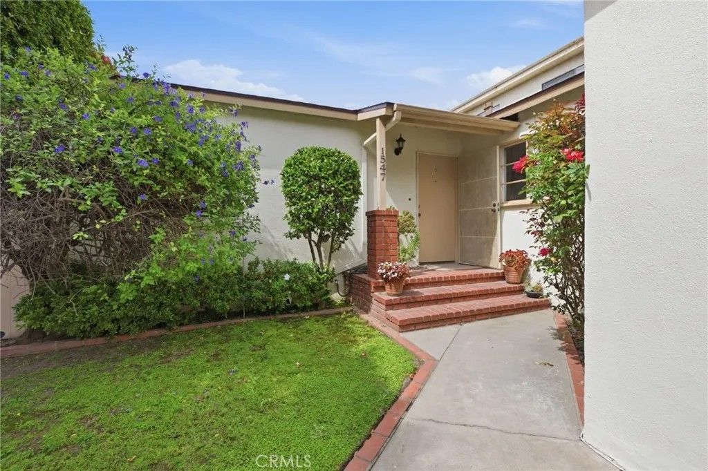 Photo of 1547 S Westgate Ave, Los Angeles, CA 90025 (MLS # NP26074955)