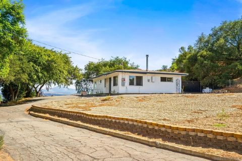 Photo of 990 Old Mountain View Rd, El Cajon, CA 92021 (MLS # 250038962)