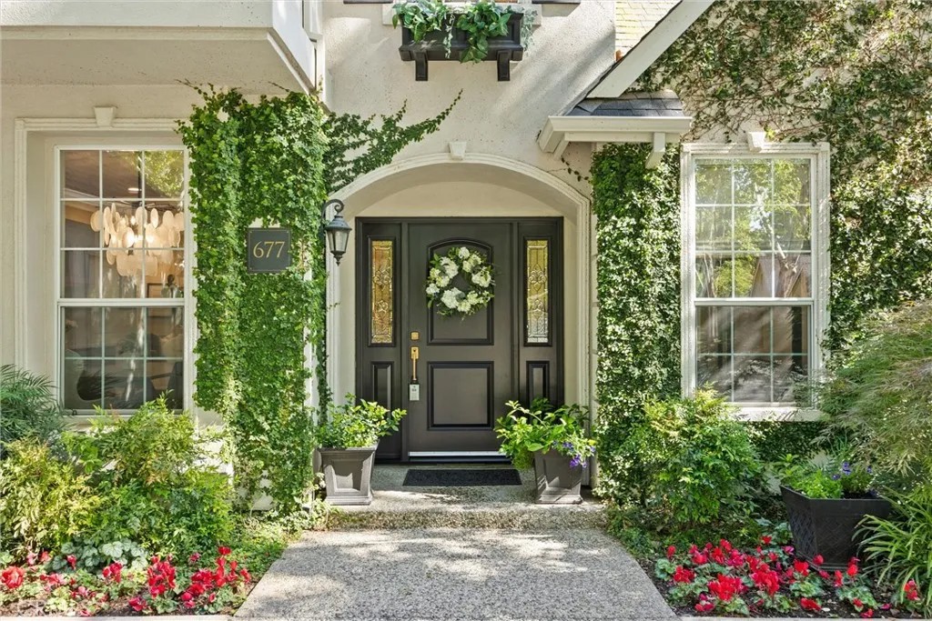 677 Cromwell Drive