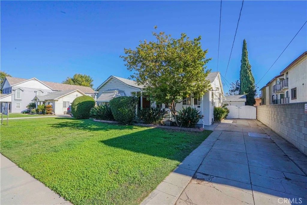Photo of 200 S Moore Ave, Monterey Park, CA 91754 (MLS # TR25273924)
