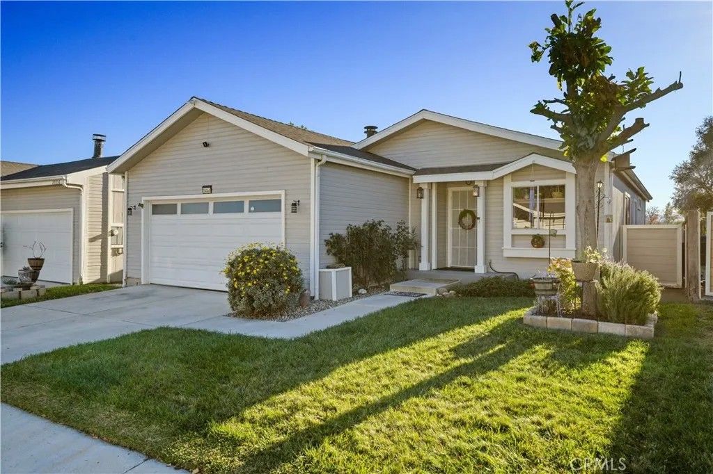 Photo of 20060 Shadow Island Dr, Canyon Country, CA 91351 (MLS # SR26075788)