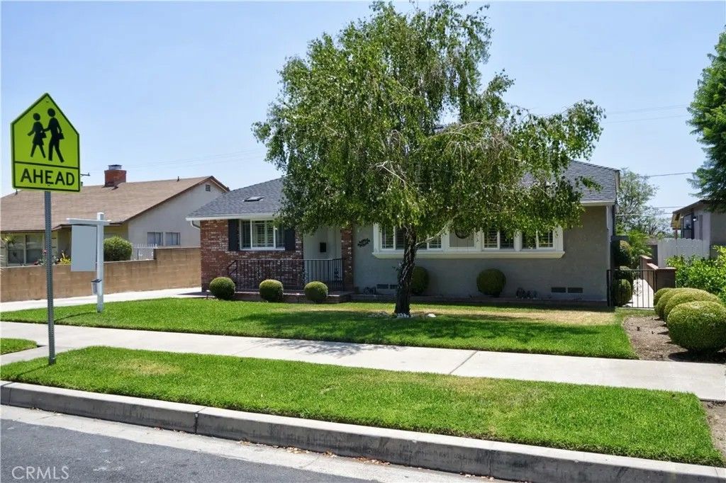 Photo of 2031 Jolley Drive, Burbank, CA 91504 (MLS # SR26000869)