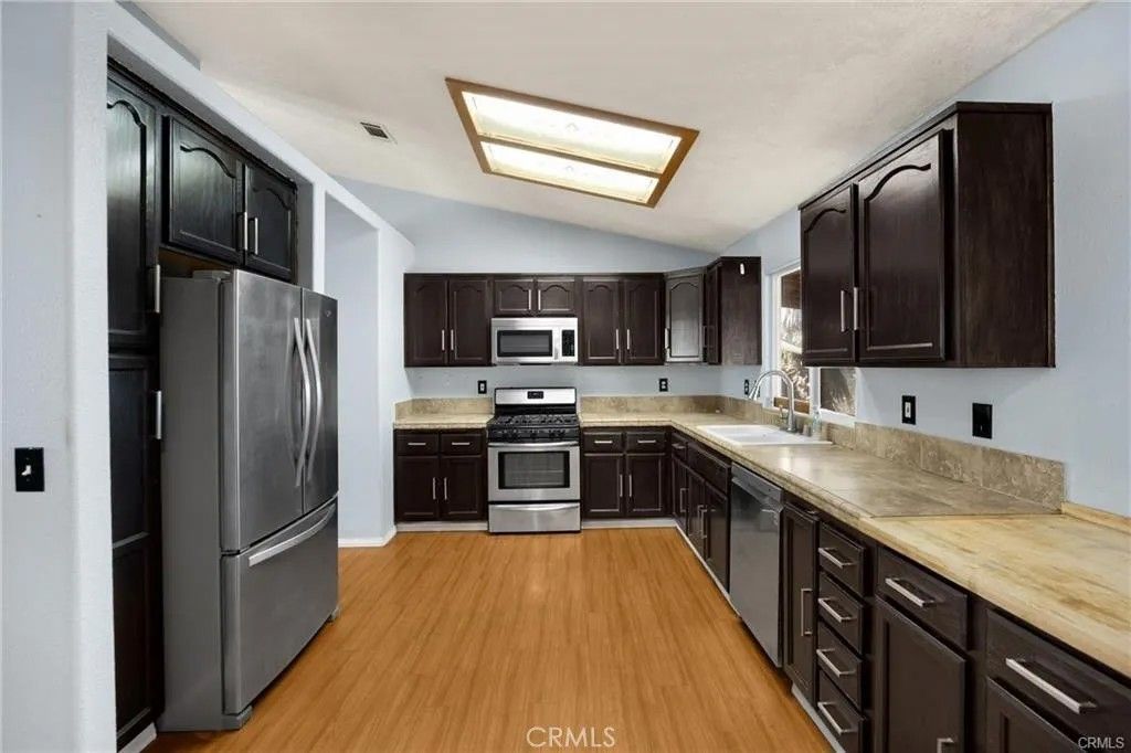 Photo of 13554 2nd Ave, Victorville, CA 92395 (MLS # HD26084512)