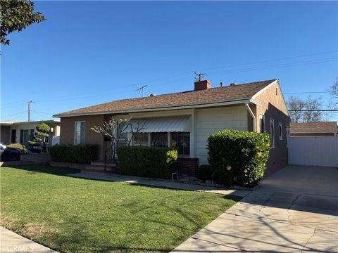 Photo of 3044 Ocana Ave, Long Beach, CA 90808 (MLS # RS26007247)