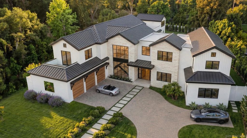 Photo of 2965 Woodford Drive, La Jolla, CA 92037 (MLS # 260009572)