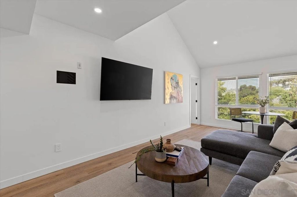 Photo of 6111 Rancho Mission Rd #313, San Diego, CA 92108 (MLS # 250040919)