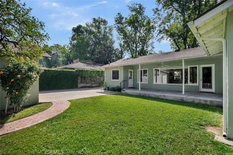 Tiny photo for 4401 Maplewood Place, Riverside, CA 92506 (MLS # IG25245715)