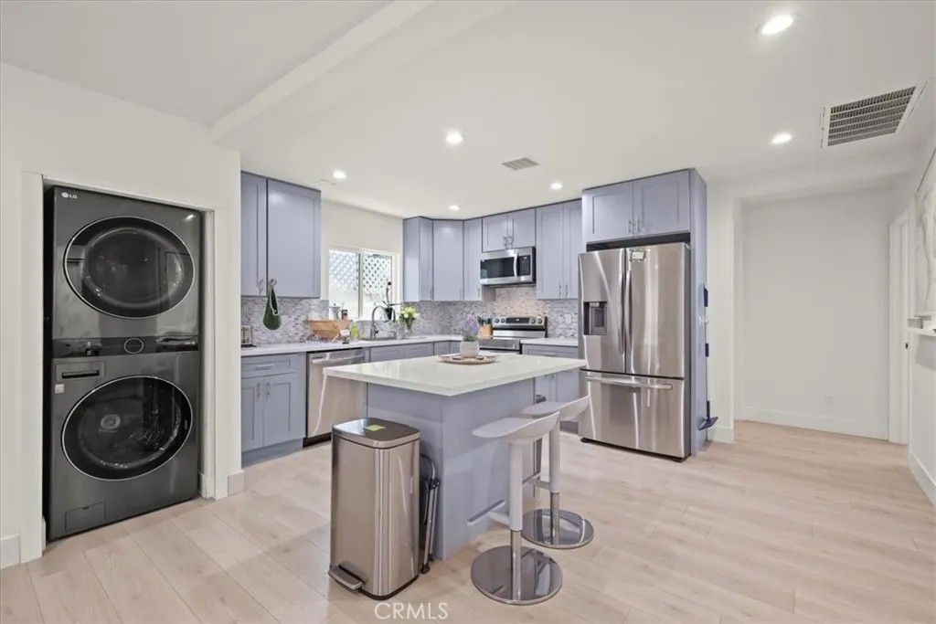 Photo of 4616 Rosewood Ave, Los Angeles, CA 90004 (MLS # SR25240178)