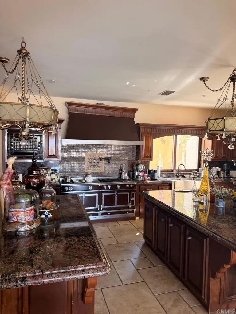 2925 Gate Five Place