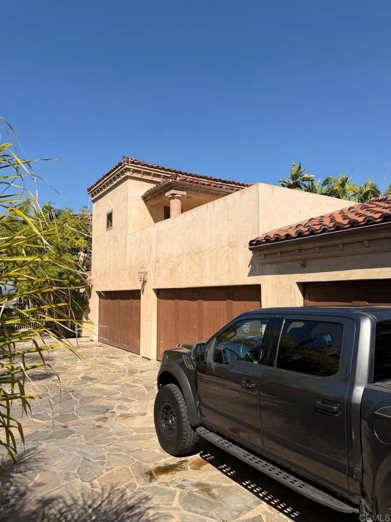 2925 Gate Five Place