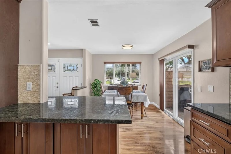 111 E Palmdale