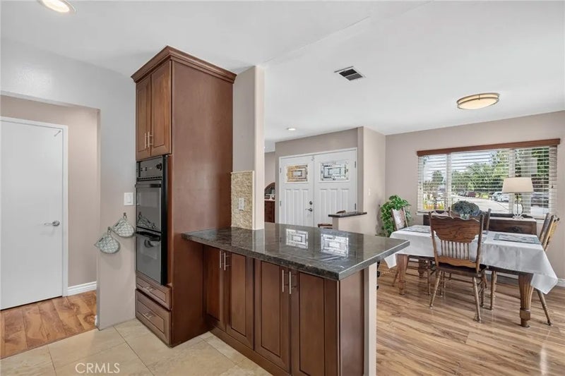 111 E Palmdale