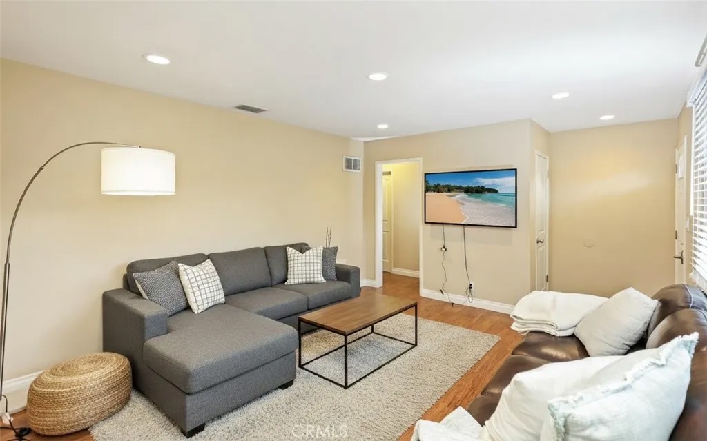 1200 W Sycamore