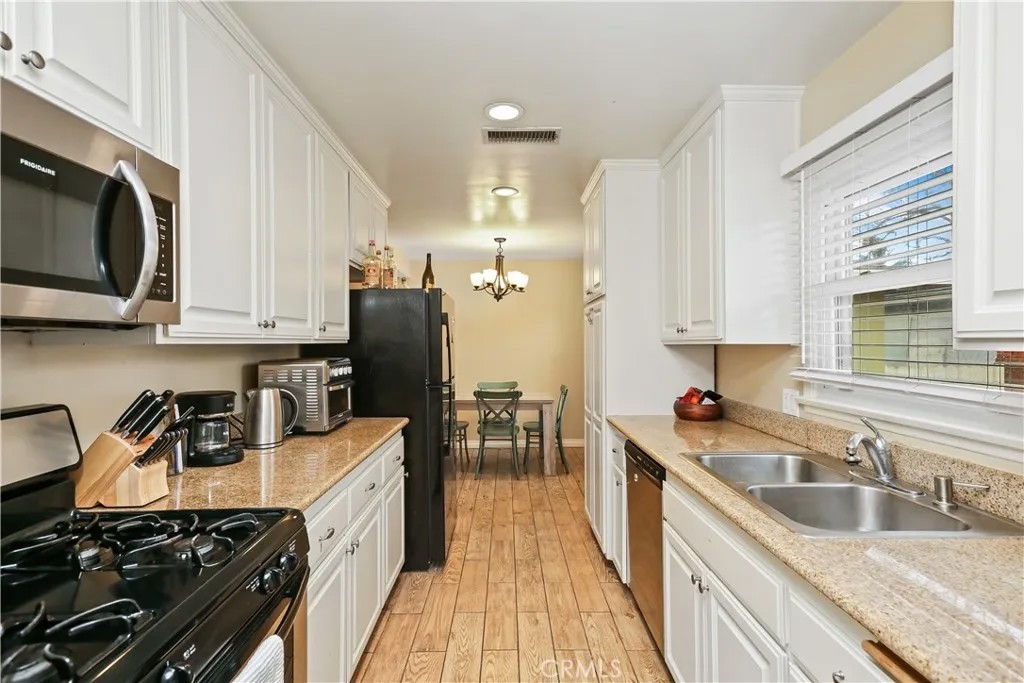 1200 W Sycamore