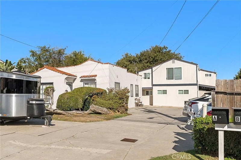 2653 Santa Ana