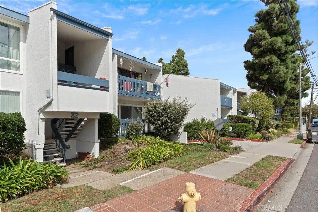 Photo of 649 S Prospect AVE #106, Redondo Beach, CA 90277 (MLS # SB26205350)