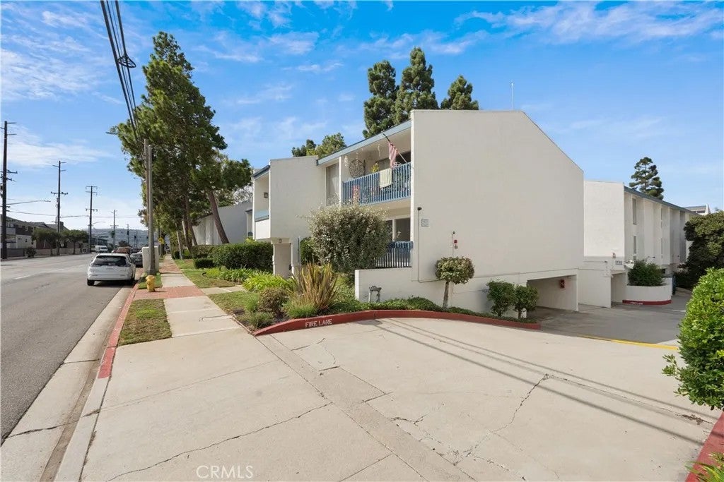 Photo of 649 S Prospect AVE #106, Redondo Beach, CA 90277 (MLS # SB26205350)