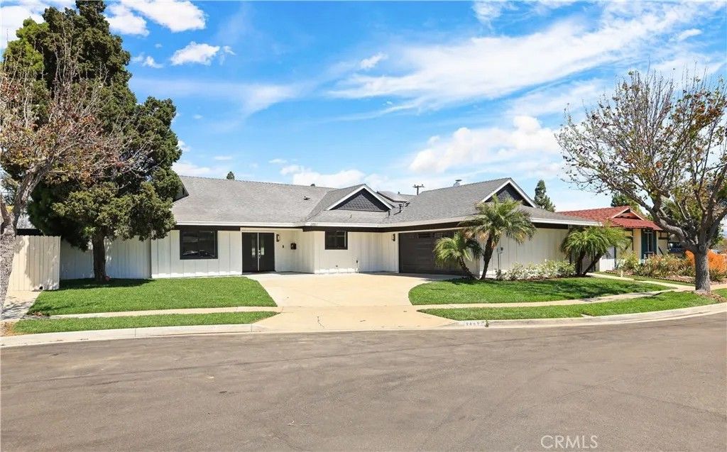 Photo of 2861 Serang Place, Costa Mesa, CA 92626 (MLS # OC26073908)