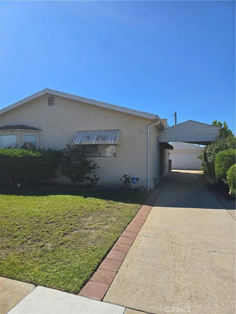 806 W Markland