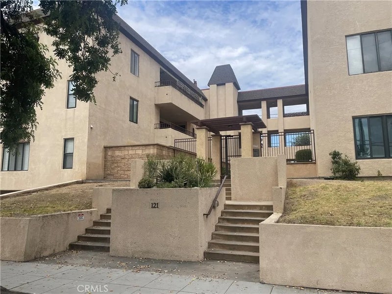 121 S Wilson 103