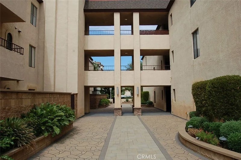 121 S Wilson 103