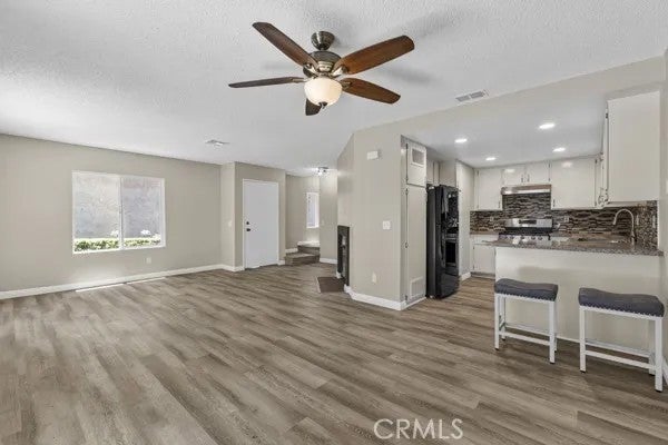8463 Sunset Trail