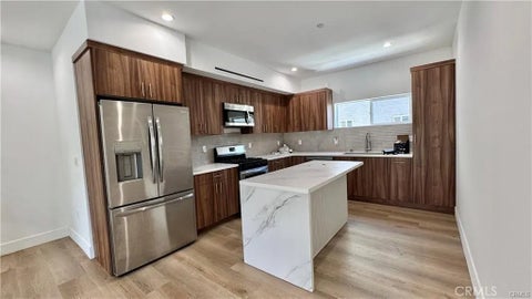 Photo of 5635 Klump Avenue, North Hollywood, CA 91601 (MLS # SR26210168)