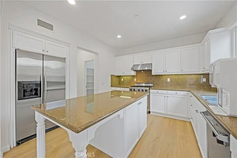 Tiny photo for 22 Arborside, Irvine, CA 92603 (MLS # TR26017734)