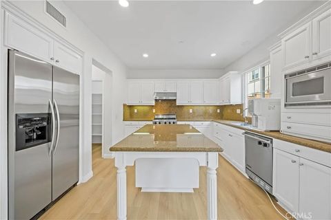 Tiny photo for 22 Arborside, Irvine, CA 92603 (MLS # TR26017734)