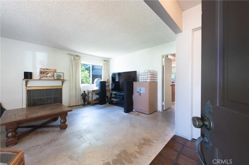 1104 Glenbridge Circle