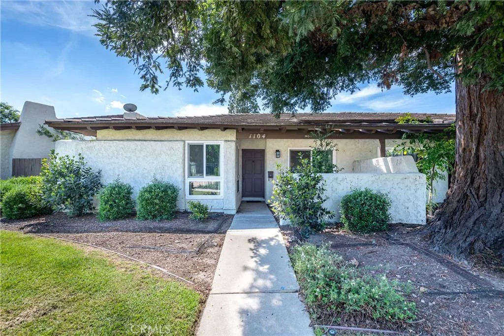 1104 Glenbridge Circle