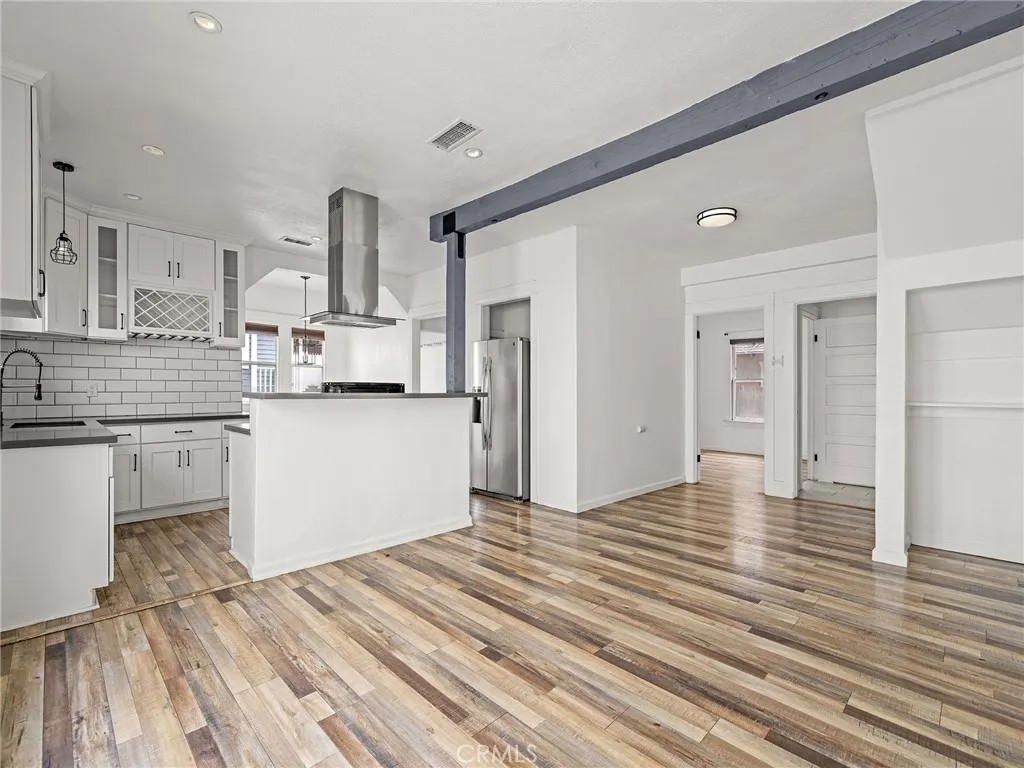 757 N Loma Vista