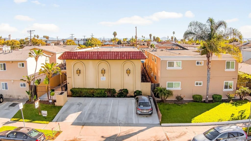 Photo of 4585 Felton St, San Diego, CA 92116 (MLS # 260001642)