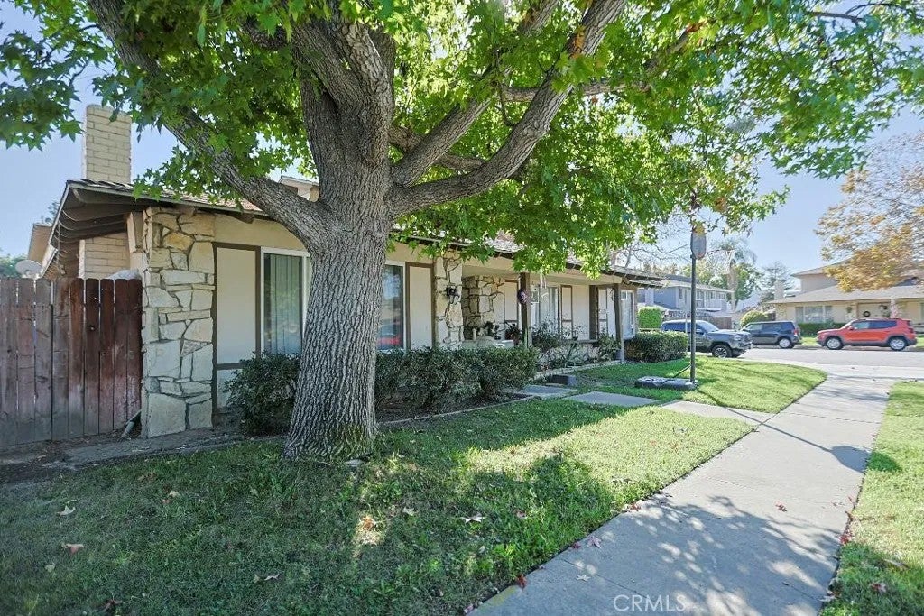 2732 W Orion