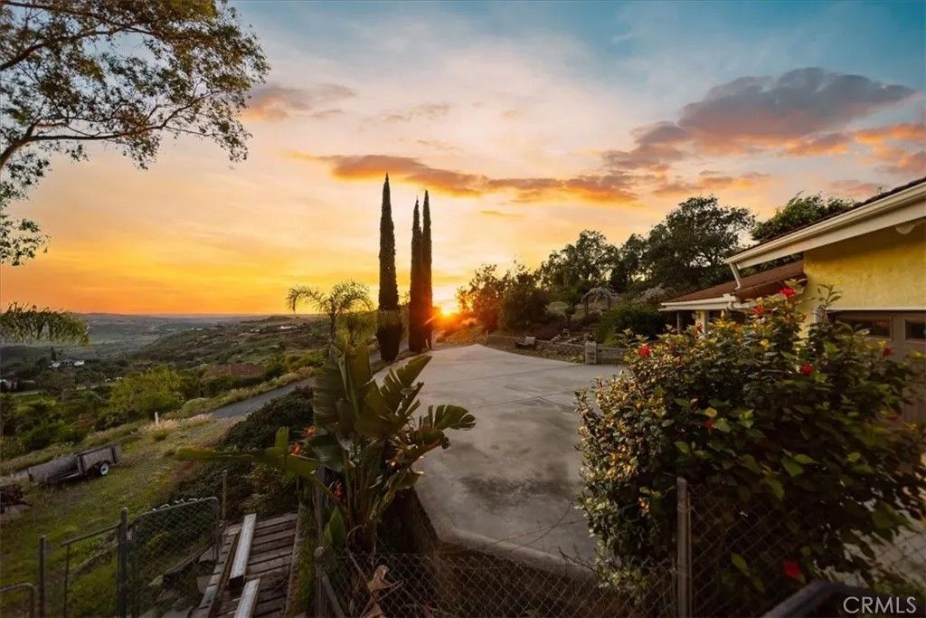 Photo of 4408 Brodea Ln, Fallbrook, CA 92028 (MLS # SW26040220)